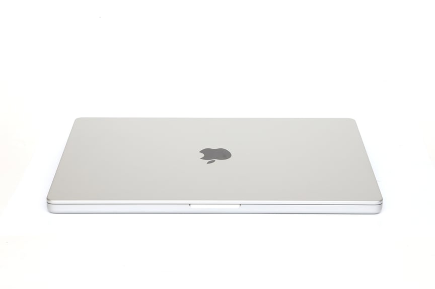 Apple MacBook Pro (2023) | 16" | M2 Pro | 16GB RAM | 512GB SSD | Silber